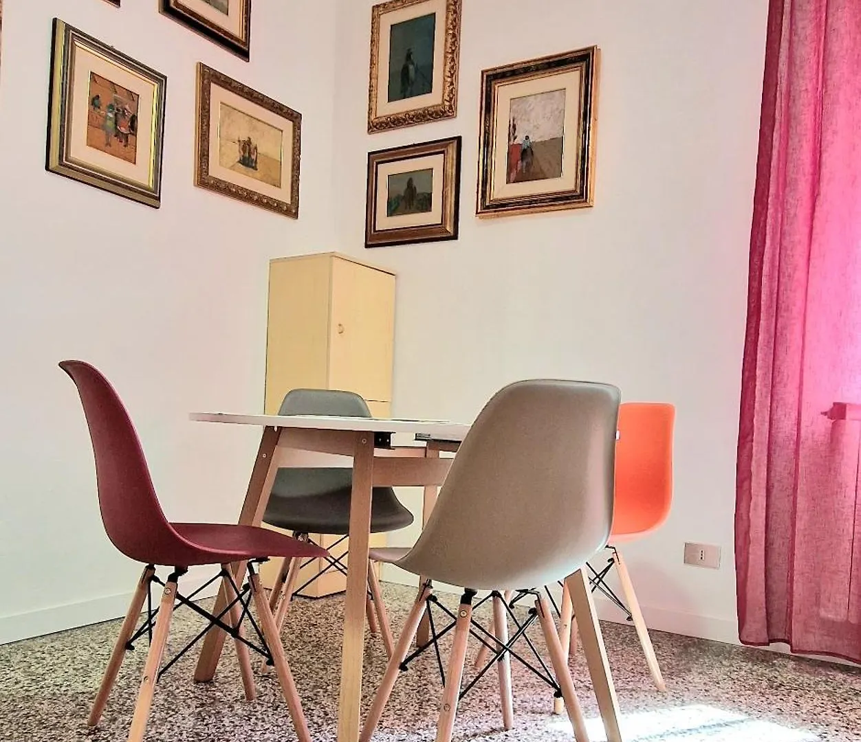 Home 4 You - Mestre Railway 0*,  Italien